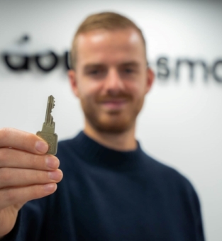 Bart voor logo doublesmart met sleutel
