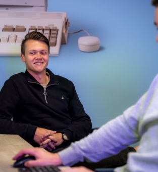 Remon en Lennert in overleg